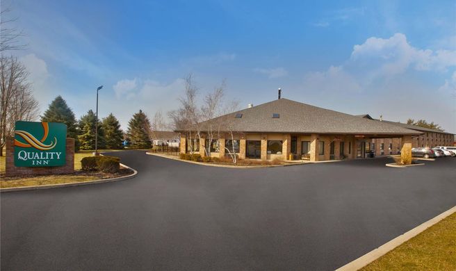 Quality Inn Exterior