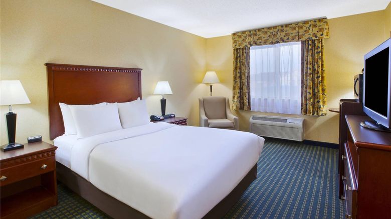 <b>Quality Inn Marshall Room</b>. Images powered by <a href="https://iceportal.shijigroup.com/" title="IcePortal" target="_blank">IcePortal</a>.