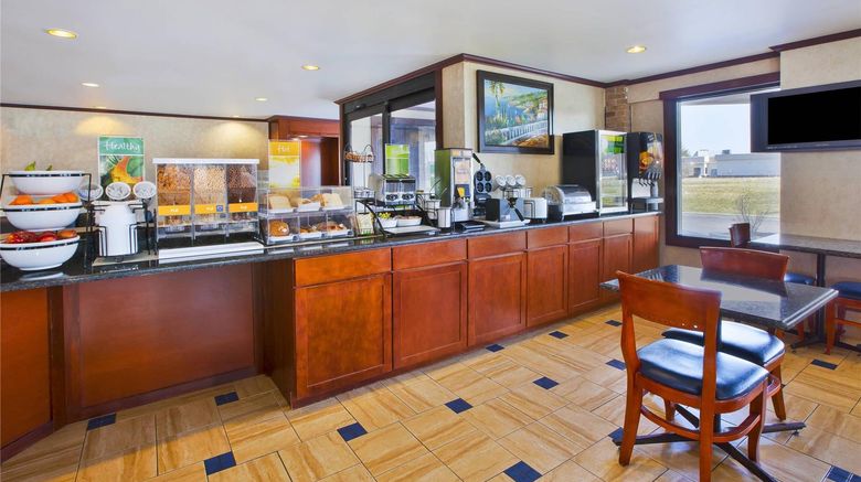 <b>Quality Inn Marshall Restaurant</b>. Images powered by <a href="https://iceportal.shijigroup.com/" title="IcePortal" target="_blank">IcePortal</a>.