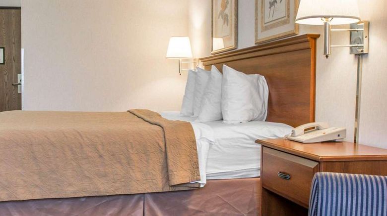 <b>Quality Inn Room</b>. Images powered by <a href="https://iceportal.shijigroup.com/" title="IcePortal" target="_blank">IcePortal</a>.