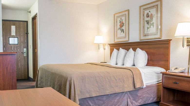 <b>Quality Inn Room</b>. Images powered by <a href="https://iceportal.shijigroup.com/" title="IcePortal" target="_blank">IcePortal</a>.