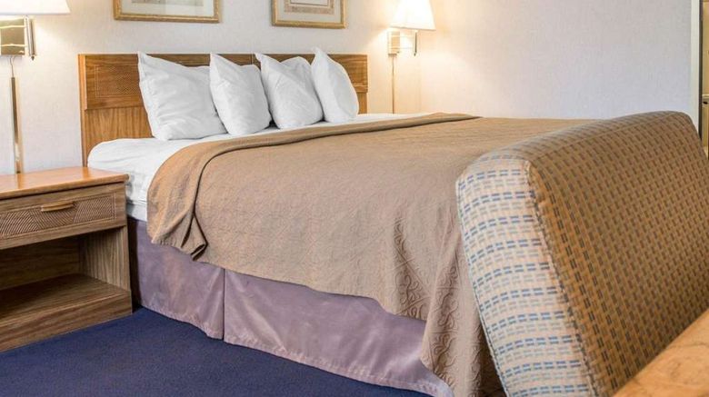 <b>Quality Inn Suite</b>. Images powered by <a href="https://iceportal.shijigroup.com/" title="IcePortal" target="_blank">IcePortal</a>.