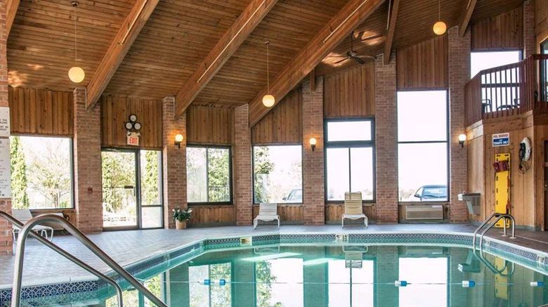 <b>Quality Inn Pool</b>. Images powered by <a href="https://iceportal.shijigroup.com/" title="IcePortal" target="_blank">IcePortal</a>.