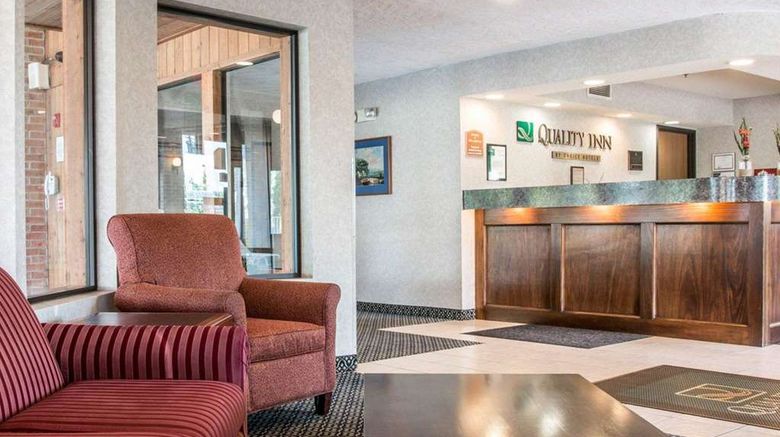 <b>Quality Inn Lobby</b>. Images powered by <a href="https://iceportal.shijigroup.com/" title="IcePortal" target="_blank">IcePortal</a>.