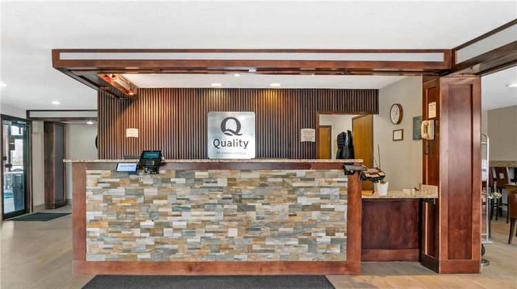 Quality Inn Byron Center Lobby