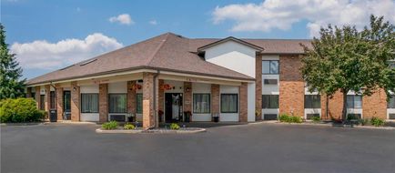 Quality Inn Byron Center Exterior