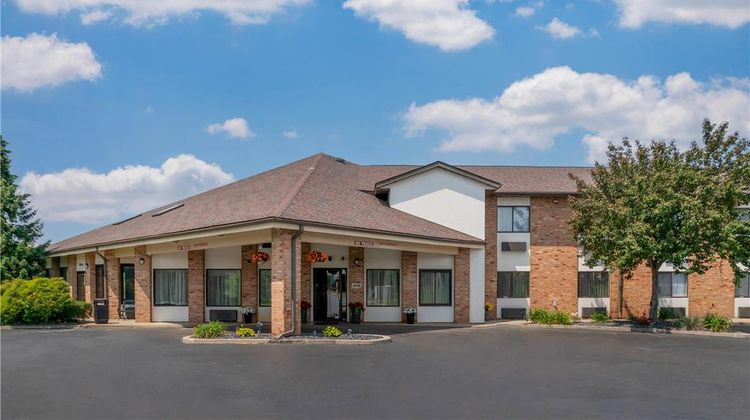 Quality Inn Byron Center Exterior
