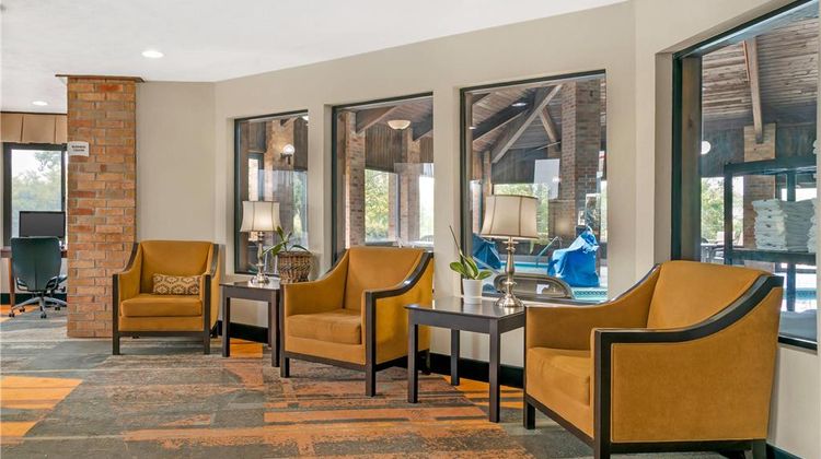 Quality Inn Byron Center Lobby