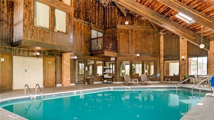 Quality Inn Byron Center Pool