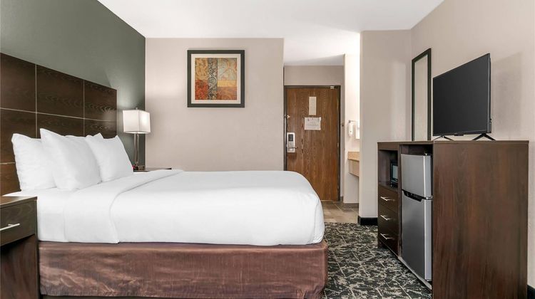 Quality Inn Byron Center Room