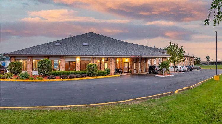 Rodeway Inn Coopersville Exterior
