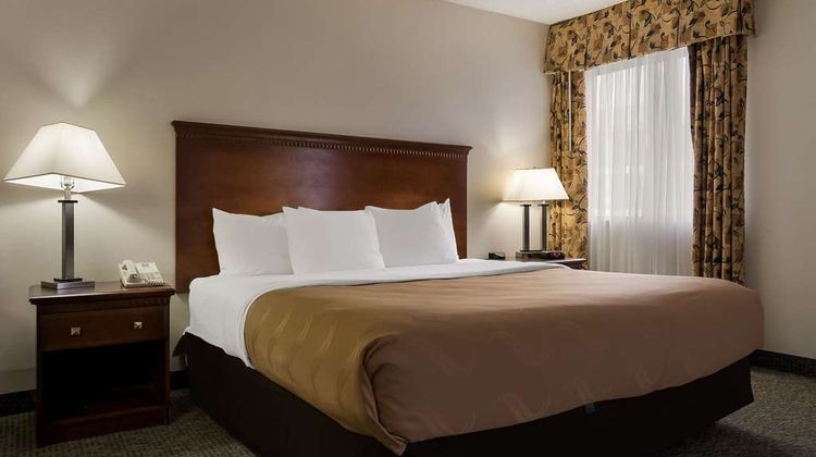 Quality Inn Grand Blanc Suite