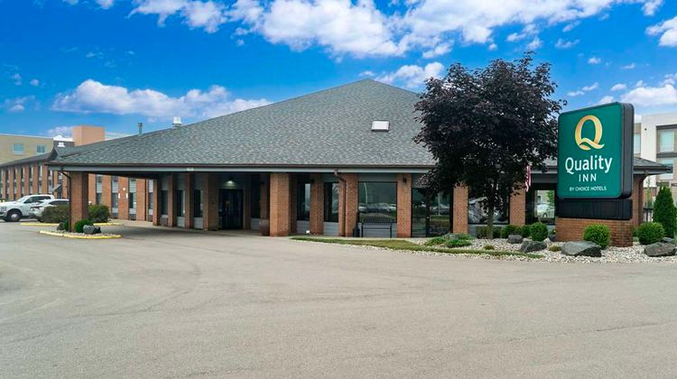 Quality Inn Grand Blanc Exterior