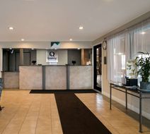 Quality Inn Grand Blanc Lobby