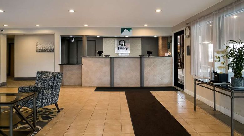 <b>Quality Inn Grand Blanc Lobby</b>. Images powered by <a href="https://iceportal.shijigroup.com/" title="IcePortal" target="_blank">IcePortal</a>.