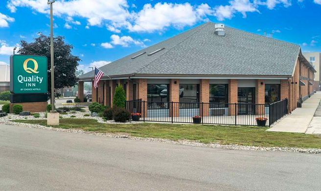 Quality Inn Grand Blanc Exterior