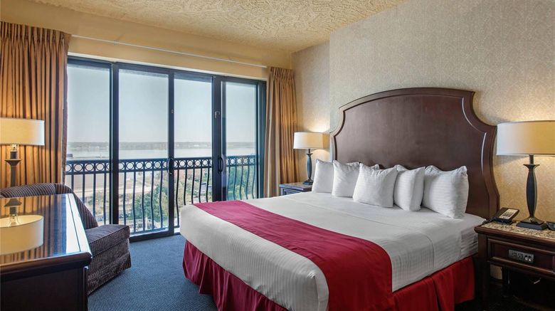 <b>Shoreline Inn & Conf Ctr, Ascend Hotel Room</b>. Images powered by <a href="https://iceportal.shijigroup.com/" title="IcePortal" target="_blank">IcePortal</a>.