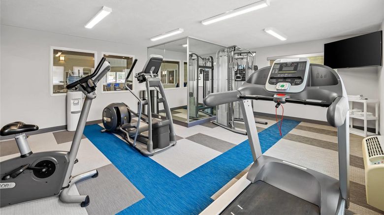 <b>Comfort Inn Traverse City Health</b>. Images powered by <a href="https://iceportal.shijigroup.com/" title="IcePortal" target="_blank">IcePortal</a>.