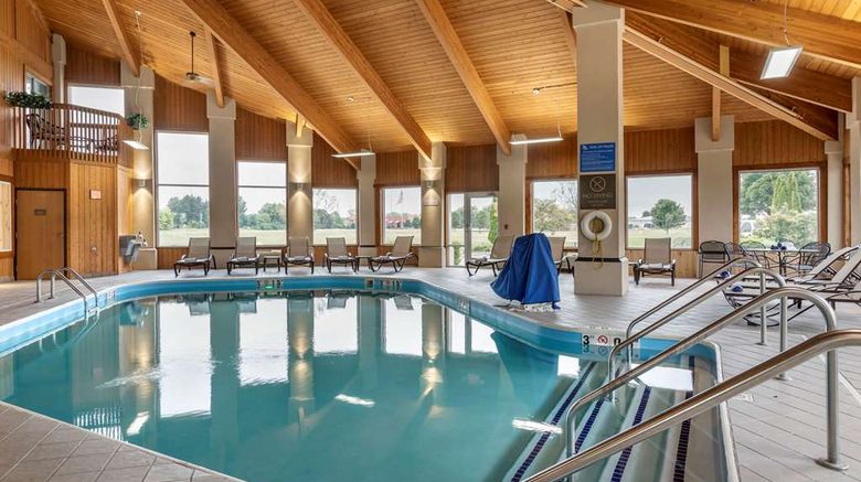 <b>Comfort Inn & Suites of Lansing Pool</b>. Images powered by <a href="https://iceportal.shijigroup.com/" title="IcePortal" target="_blank">IcePortal</a>.