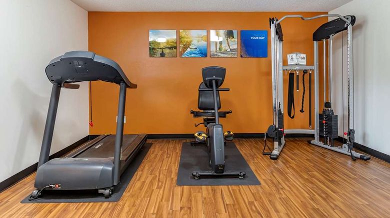 <b>Comfort Inn & Suites of Lansing Health</b>. Images powered by <a href="https://iceportal.shijigroup.com/" title="IcePortal" target="_blank">IcePortal</a>.