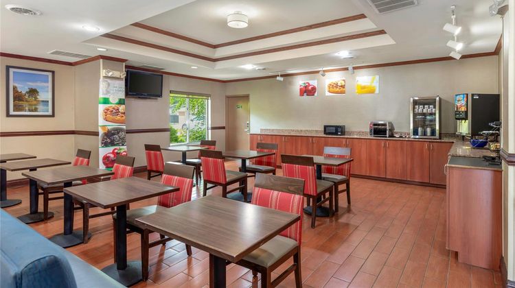 Quality Inn & Suites Ann Arbor Hwy 23 Restaurant