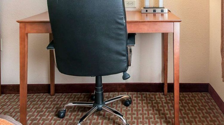 Quality Inn near Interstate I-94 Room
