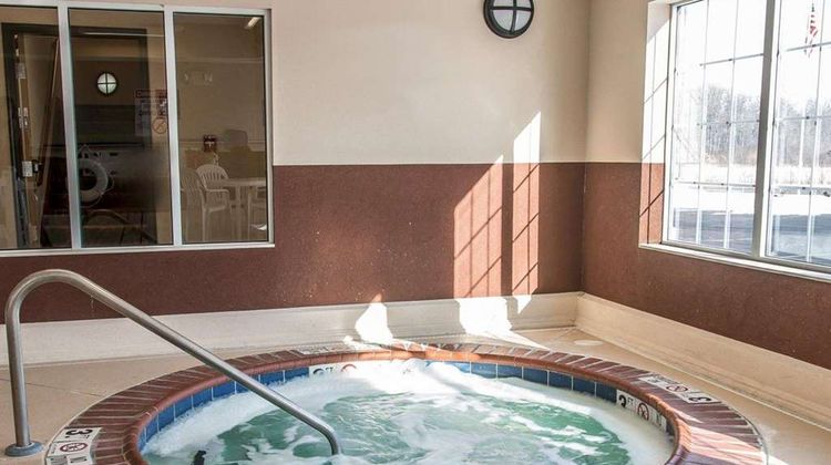 Quality Inn near Interstate I-94 Pool