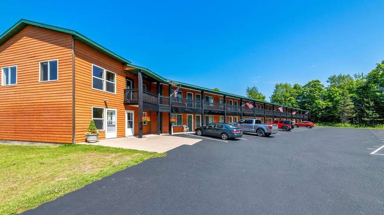 <b>Quality Inn & Suites Munising Exterior</b>. Images powered by <a href="https://iceportal.shijigroup.com/" title="IcePortal" target="_blank">IcePortal</a>.