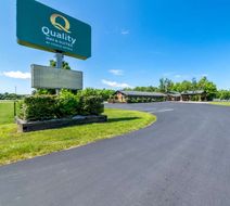 Quality Inn & Suites Munising Exterior