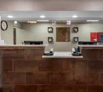 Comfort Inn Dearborn Lobby