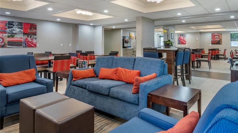 <b>Comfort Inn Dearborn Lobby</b>. Images powered by <a href="https://iceportal.shijigroup.com/" title="IcePortal" target="_blank">IcePortal</a>.