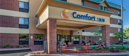 Comfort Inn Dearborn Exterior