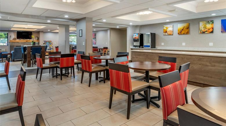 <b>Comfort Inn Dearborn Restaurant</b>. Images powered by <a href="https://iceportal.shijigroup.com/" title="IcePortal" target="_blank">IcePortal</a>.
