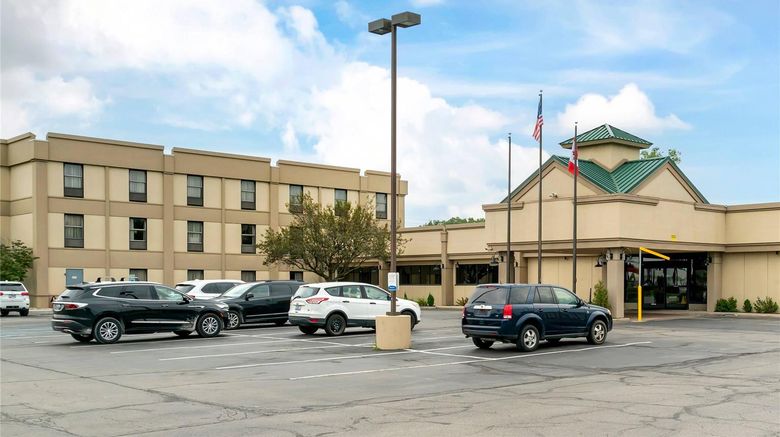<b>Quality Inn and Suites Monroe Exterior</b>. Images powered by <a href="https://iceportal.shijigroup.com/" title="IcePortal" target="_blank">IcePortal</a>.