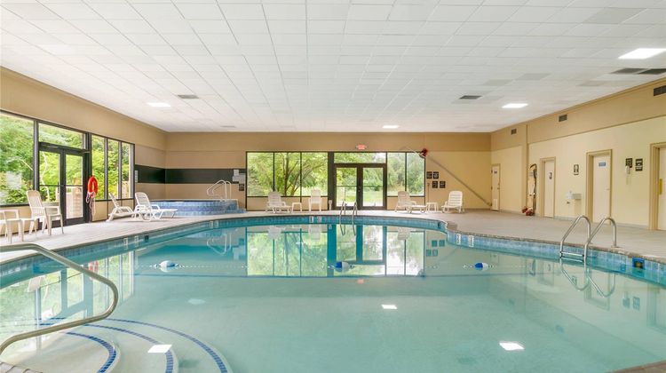 Quality Inn and Suites Monroe Pool