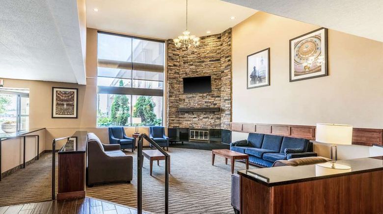 <b>Comfort Inn Lansing Lobby</b>. Images powered by <a href="https://iceportal.shijigroup.com/" title="IcePortal" target="_blank">IcePortal</a>.