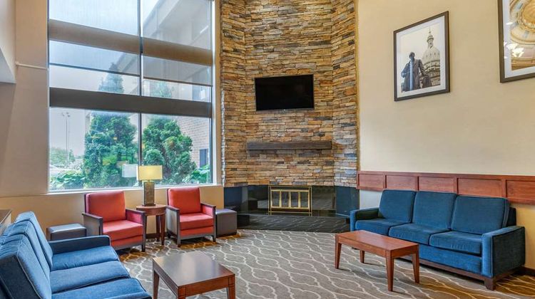 Comfort Inn Lansing Lobby