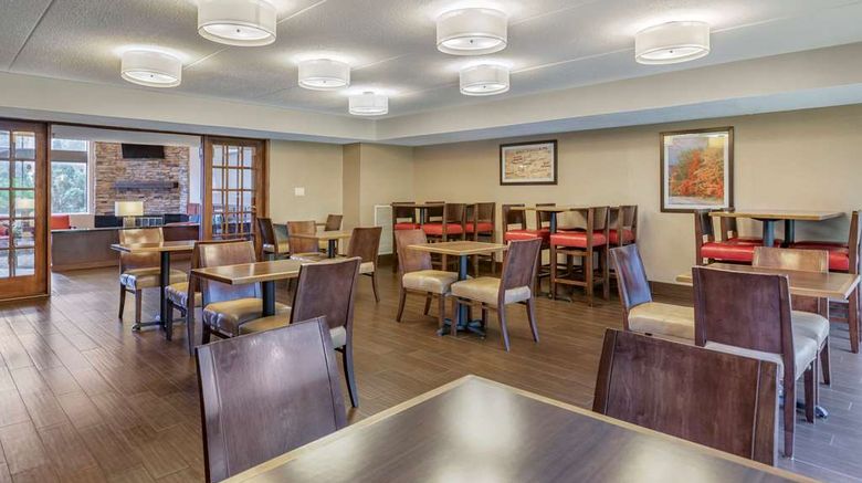 <b>Comfort Inn Lansing Restaurant</b>. Images powered by <a href="https://iceportal.shijigroup.com/" title="IcePortal" target="_blank">IcePortal</a>.
