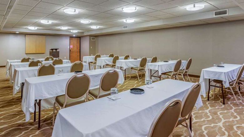<b>Comfort Inn Lansing Meeting</b>. Images powered by <a href="https://iceportal.shijigroup.com/" title="IcePortal" target="_blank">IcePortal</a>.