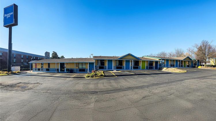 Rodeway Inn Auburn Hills Exterior