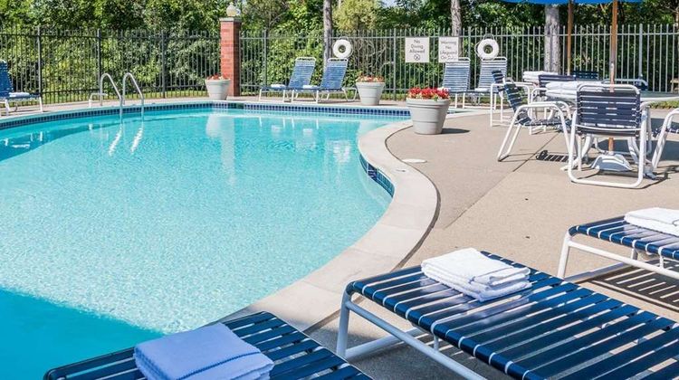 Quality Inn - Auburn Hills Pool