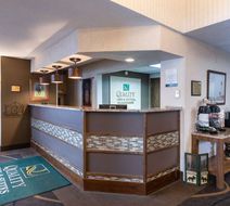 Quality Inn & Suites Newberry Lobby