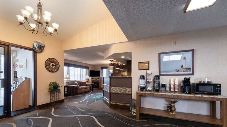 Quality Inn & Suites Newberry Lobby