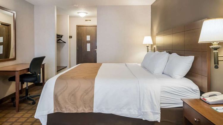 Quality Inn & Suites Newberry Room