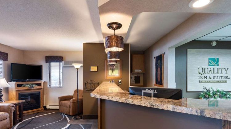 Quality Inn & Suites Newberry Lobby