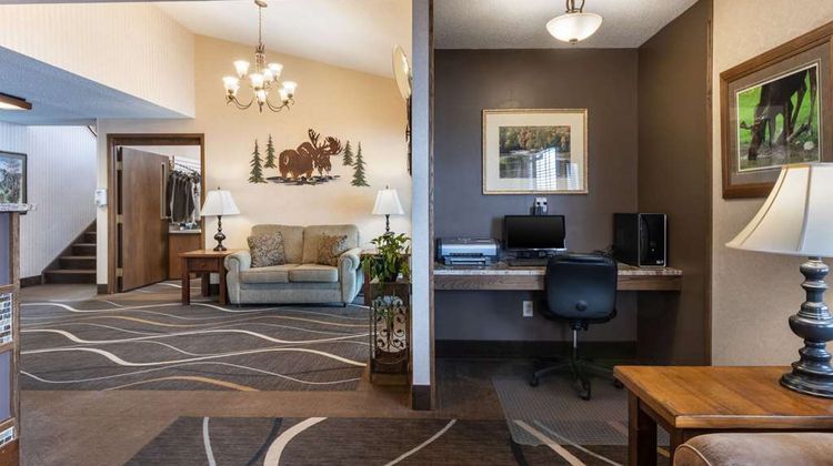 Quality Inn & Suites Newberry Lobby
