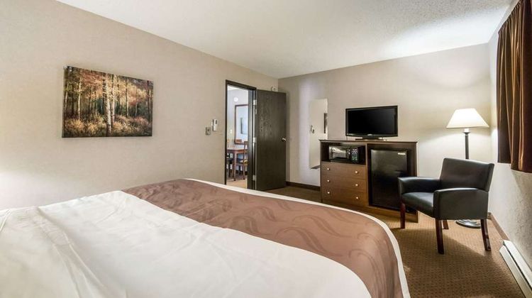 Quality Inn & Suites Newberry Suite