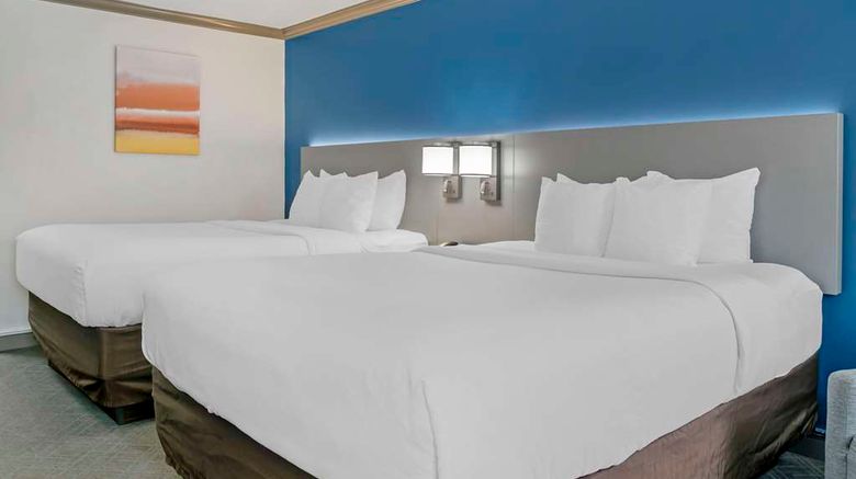 <b>Comfort Inn Plainwell Room</b>. Images powered by <a href="https://iceportal.shijigroup.com/" title="IcePortal" target="_blank">IcePortal</a>.