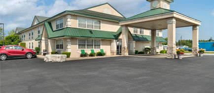 Quality Inn and Suites Manistique Exterior