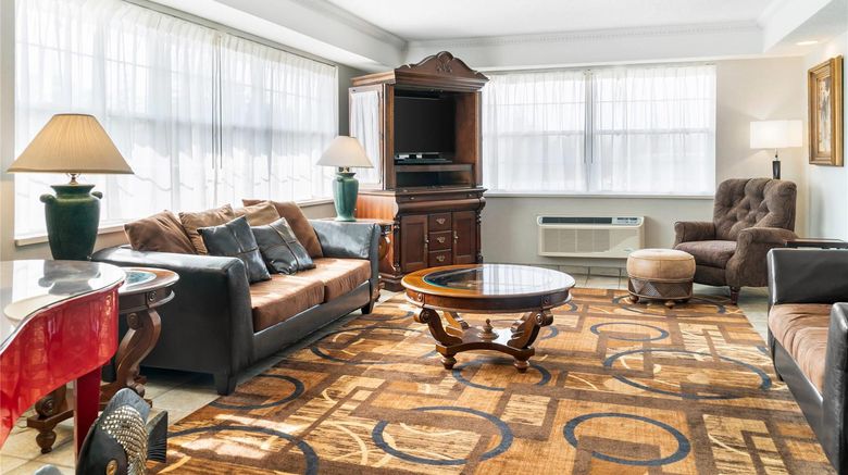 <b>Quality Inn and Suites Manistique Lobby</b>. Images powered by <a href="https://iceportal.shijigroup.com/" title="IcePortal" target="_blank">IcePortal</a>.